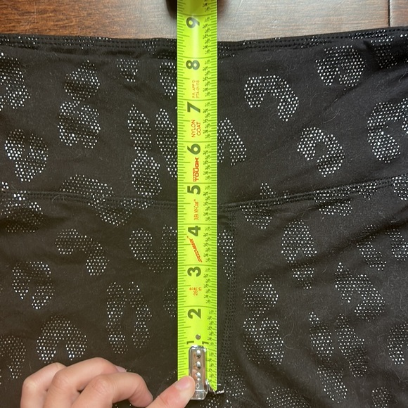 Black Glittery Cheetah Print Mid Length Stretchy Shorts Women’s Medium - Picture 7 of 11